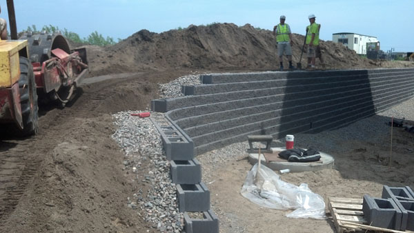 retaining wall under construction 8